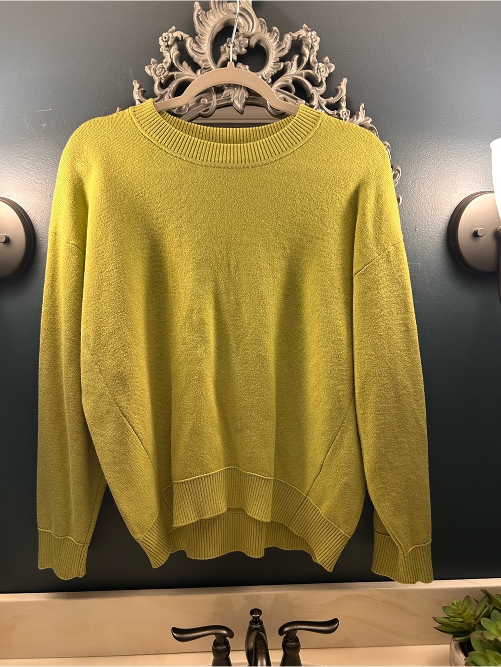 Uniqlo Women's Crewneck Sweater in Chartreuse Green